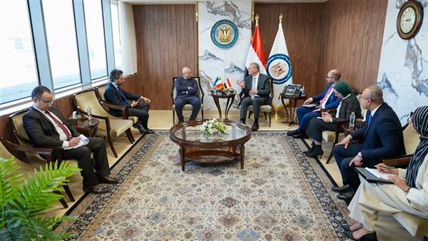 وزير البترول يبحث مع السفير الإيطالي بالقاهرة التعاون في مشروعات الغاز