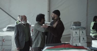 ناصر يحصل على أسطوانة أكسجين من المساعدات المصرية فى صحاب الأرض الحلقة 11