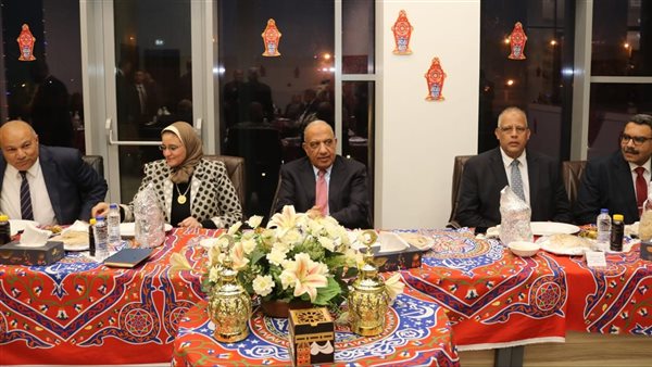 تفاصيل مشاركة وزير الكهرباء الإفطار مع العاملين بالمركز القومي للتحكم في الطاقة ومتابعة سير العمل