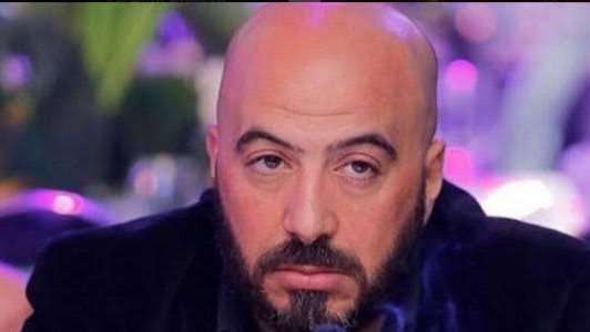 المخرج مجدي الهواري يعلن إصابته بقطع في وتر الكتف