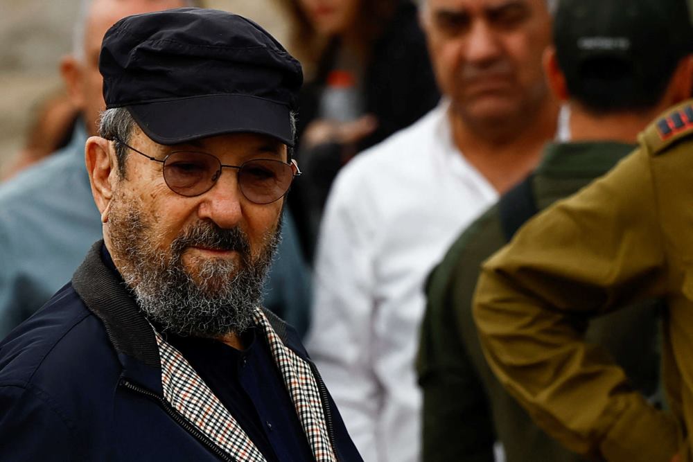 إيهود باراك: إن لم تنته هذه الحرب خلال أسابيع سنشهد وضعاً معقداً يضع الدولة على مفترق طرق