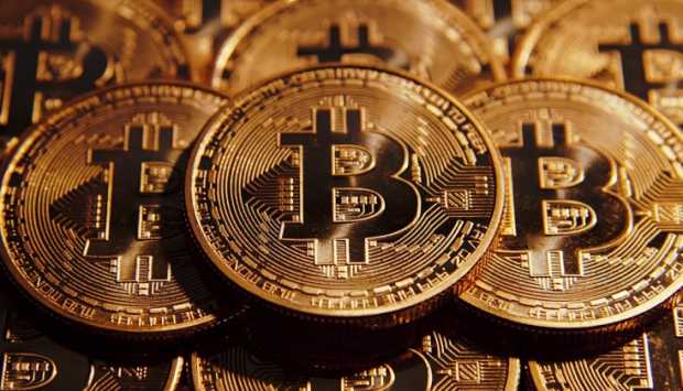 تقلبات قياسية تضرب سوق العملات الرقمية.. البتكوين يتأرجح بين 65 و74 ألف دولار