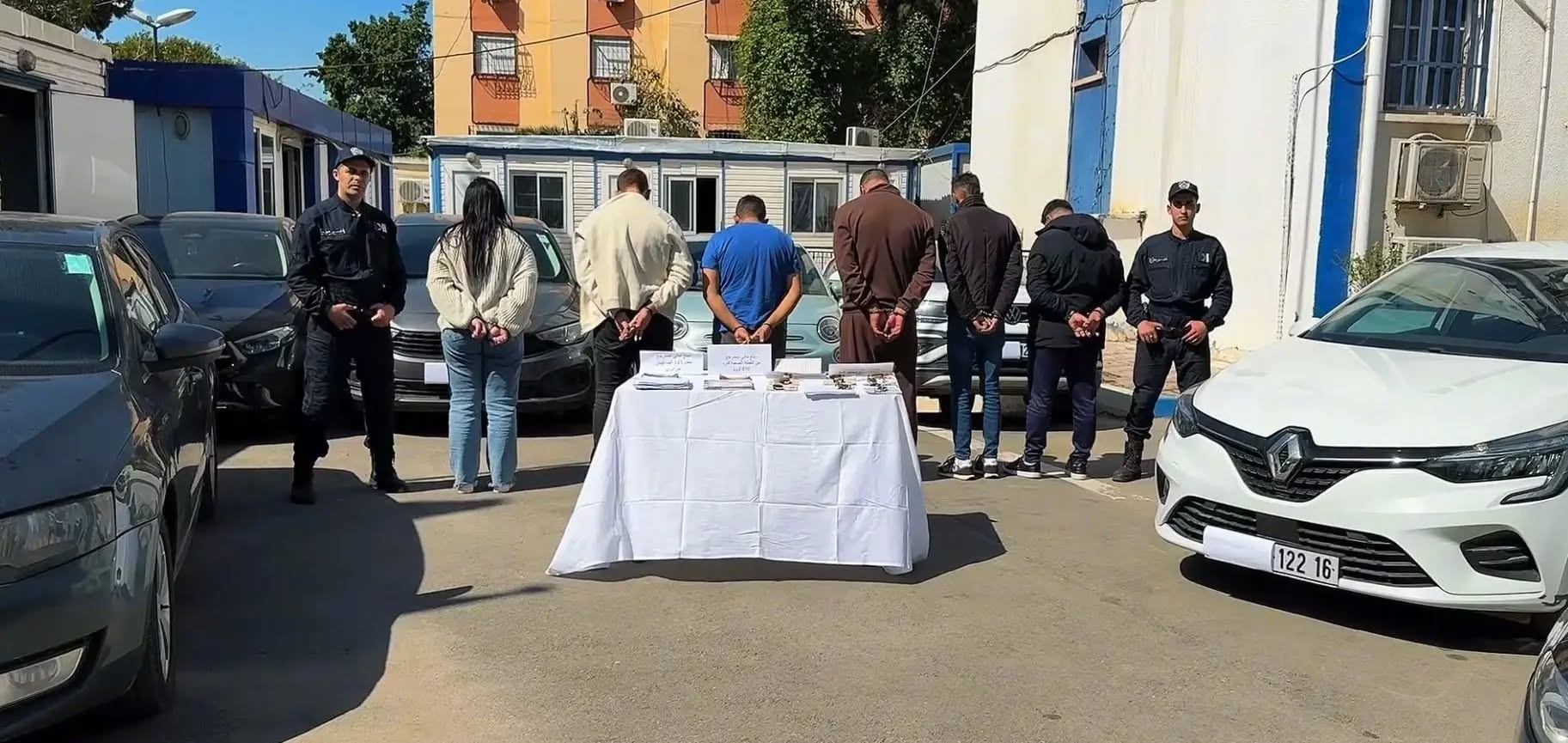 أمن ولاية الجزائر يفكك شبكة إجرامية منظمة ويسترجع 11 مركبة مسروقة
