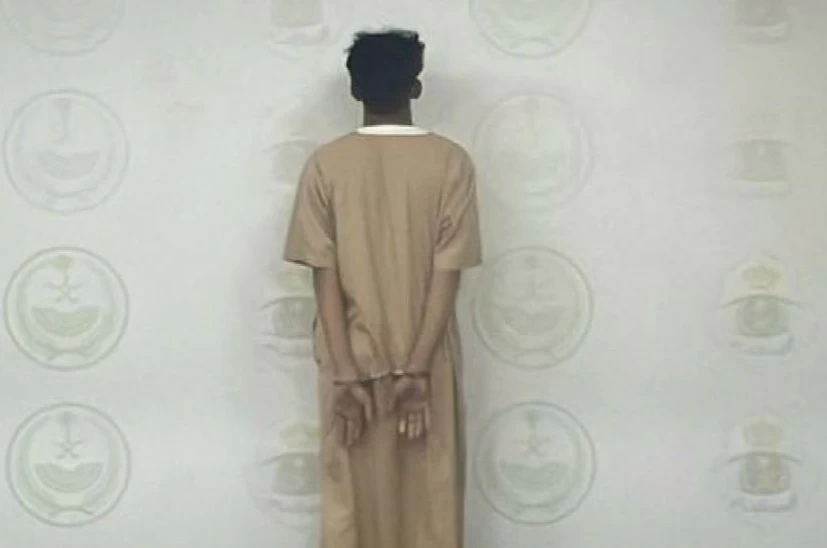 القبض على مقيم لارتكابه عمليات نصب واحتيال بنشر إعلانات بيع سندات أضاحٍ وهمية