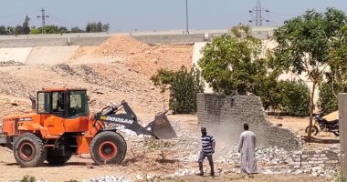 القرنة تدعم المسارات السياحية بالبر الغربى لخدمة الأجانب من حول العالم