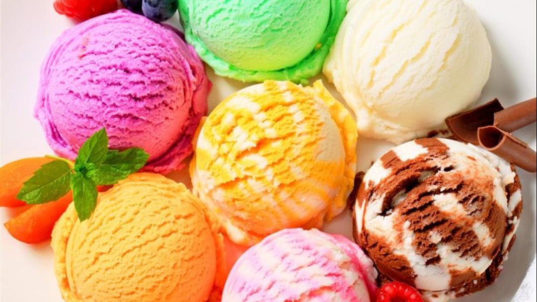 طريقة عمل الآيس كريم بنكهات مختلفة في المنزل