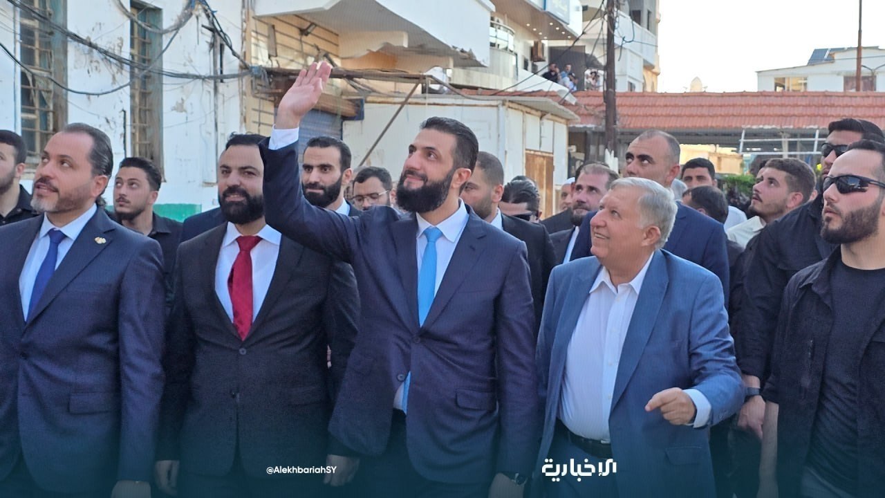 أول زيارة رئاسية لأرواد.. الشرع يعد بتحويل الجزيرة إلى منصة اقتصادية وفرص عمل جديد