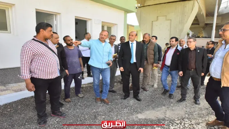 محافظ أسيوط يتفقد تطوير الحملة الميكانيكية بحي شرق ويؤكد رفع كفاءة المعدات لدعم الخدمات