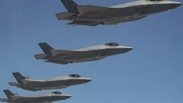 وول ستريت جورنال: الهجمات الأمريكية المحتملة على إيران ستتصاعد تدريجيا