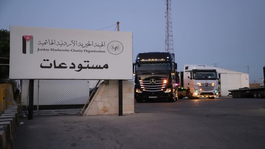 الأردن يرسل قافلة إغاثية سادسة إلى لبنان تضم 28 شاحنة
