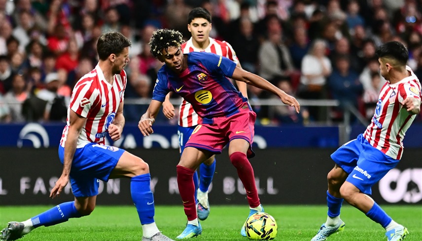 برشلونة يقبل هدية ريال مدريد بفوز قاتل على أتلتيكو