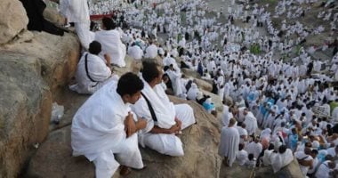 بعثة الحج المصرية تتأهب لتصعيد حجاجنا لجبل عرفات.. أسطول نقل بري مكيف وحديث.. ربط غرف العمليات بأنظمة تتبع GPS.. غرف عمليات ذكية وأقمار صناعية لمتابعة الحجيج.. وتحذيرات من التدافع والزحام أثناء التصعي