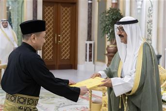 سمو أمير البلاد يتسلم أوراق اعتماد عدد من السفراء لدى دولة الكويت