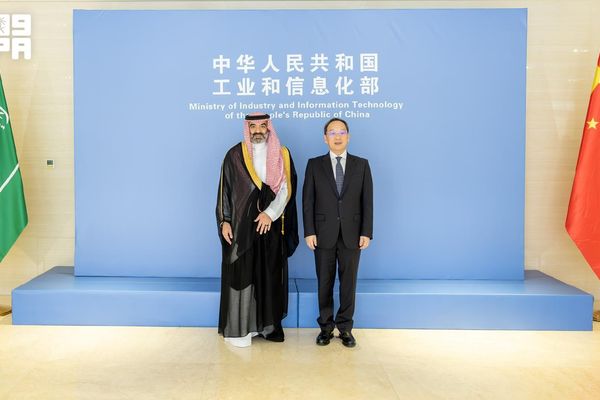 السواحه يجتمع في بكين مع قيادات حكومية وتقنية لتعزيز الشراكة السعودية الصينية في الذكاء الاصطناعي والفضاء