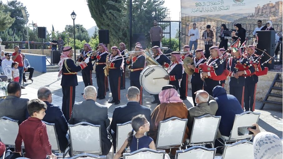 بلدية عجلون تحتفل بعيد الاستقلال