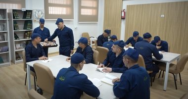 جراحات دقيقة وأجهزة عالمية.. كيف يعالج النزلاء خلف الأسوار؟