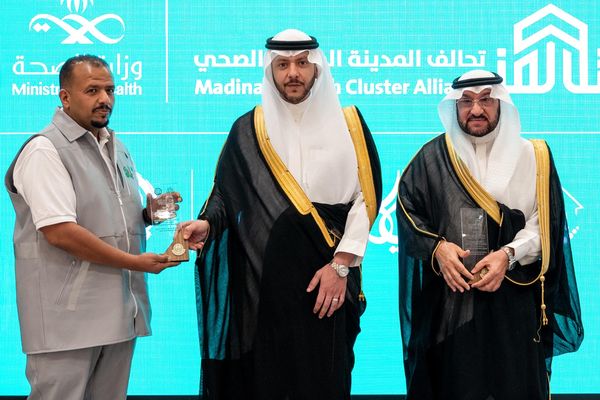 نائب أمير المدينة يكرم تحالف الجمعيات الصحية