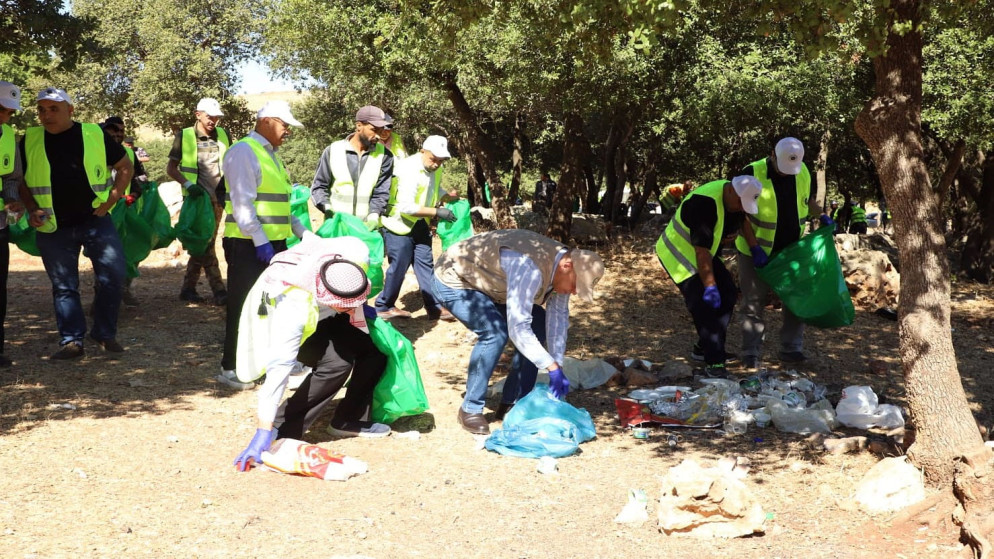 وزارة الأوقاف تنفذ حملة نظافة في غابات برقش
