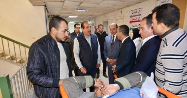 نائب وزير الصحة يزور مصابى حادث السادات للاطمئنان على حالتهم الصحية