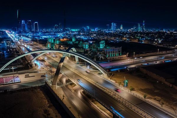 بدء نزع ملكية العقارات المتعارضة مع مسارات برنامج تطوير طرق الرياض