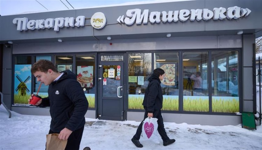 خباز يتحوّل إلى رمز أزمة الاقتصاد الروسي بعد الحرب الأوكرانية