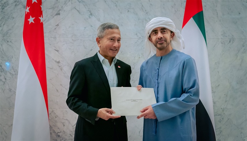 محمد بن زايد يتلقى رسالة خطية من رئيس سنغافورة.. تسلمها عبدالله بن زايد