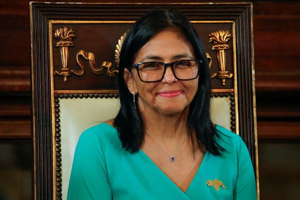 الولايات المتحدة ترفع العقوبات عن رئيسة فنزويلا بالوكالة