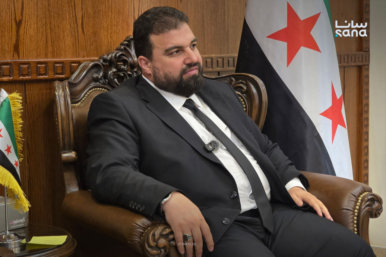 محافظ السويداء يوجّه بتشديد الرقابة على محطات الوقود ومنع أي تلاعب