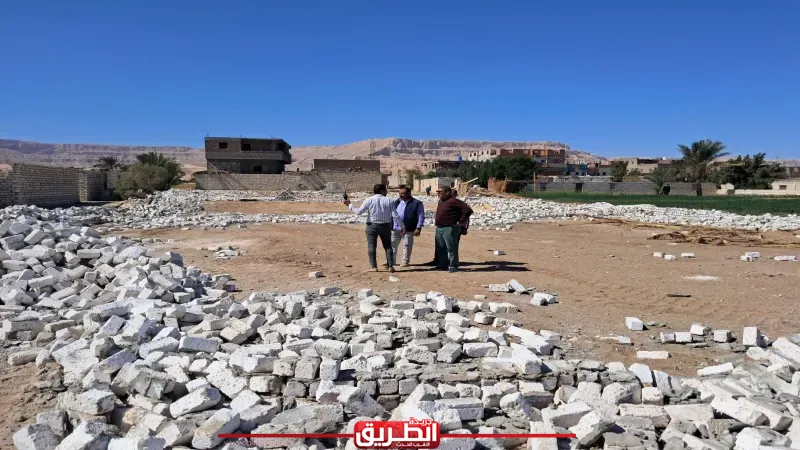 إزالة 45 حالة تعد واسترداد 7 آلاف متر بقرية المحروسة بقنا