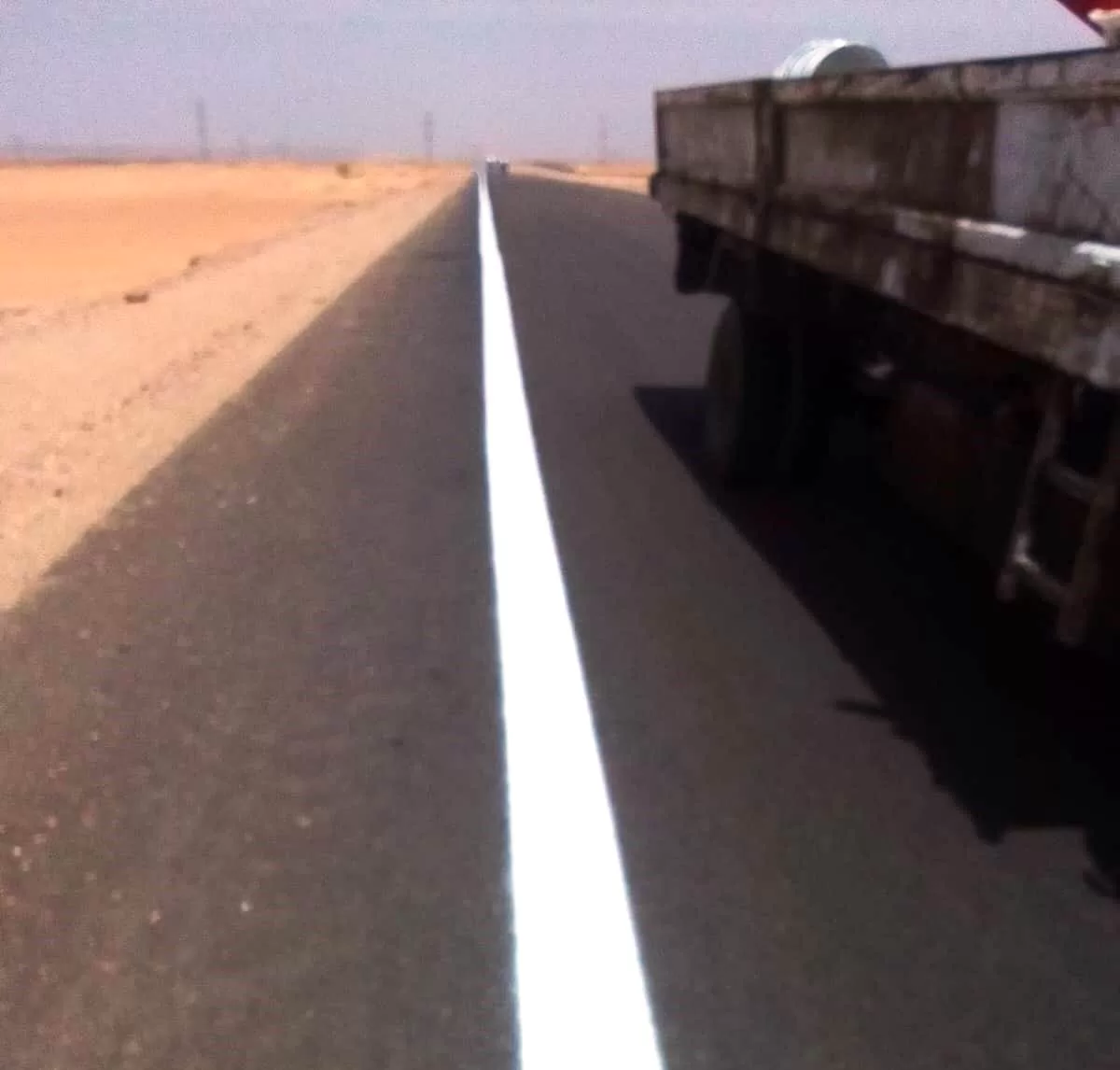 محافظ أسوان يتابع أعمال التخطيط الطريق الصحراوى الغربى