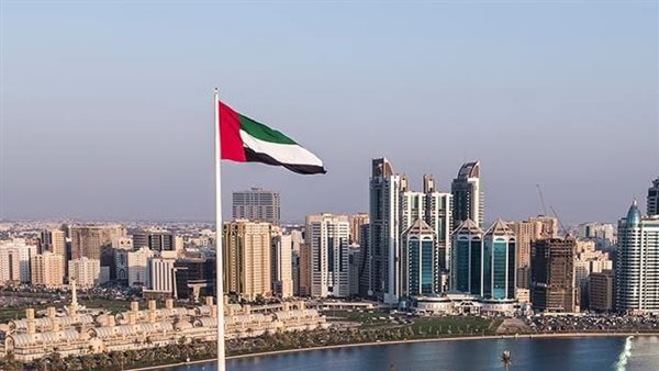 أبو ظبي: إخماد حريق بمحطة خزانات وقود بعد استهدافها بمسيرات إيرانية