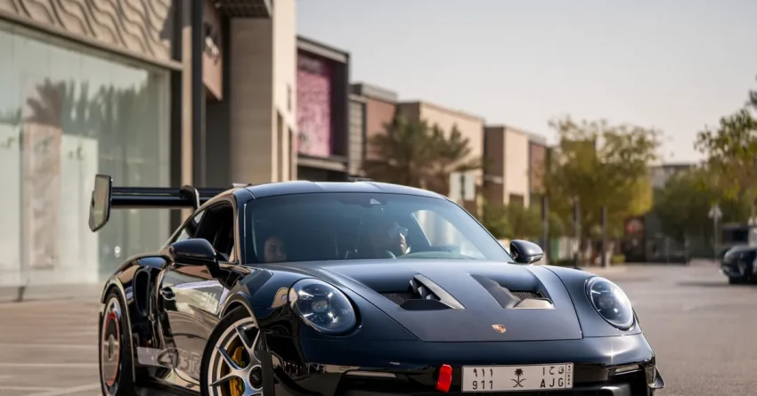 بورشه تفتتح متجر Porsche Now المؤقت في واجهة روشن بالرياض