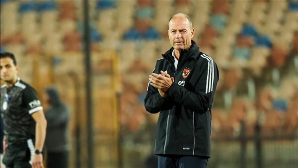 توروب يستقر على ثنائي دفاع الأهلي أمام سموحة