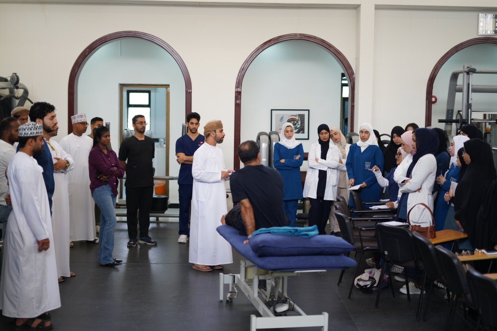 45 مشاركا في ورشة تشخيص وعلاج إصابات الكاحل