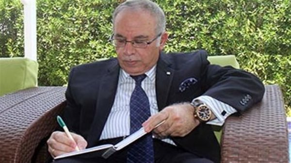 بعد أزمة الطبيب ضياء العوضي، أستاذ يجامعة هارفارد يكشف خرافات نظام "الطيبات"