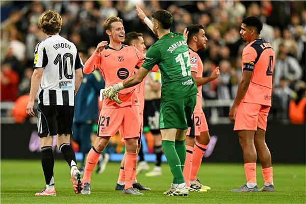 برشلونة في مواجهة نيوكاسل في دور الـ16 بدوري أبطال أوروبا