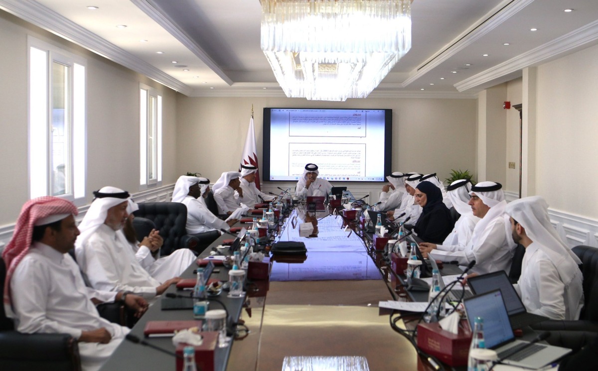 ‫ رئيس مجلس الشورى يترأس اجتماع لجنة الشؤون الداخلية والخارجية