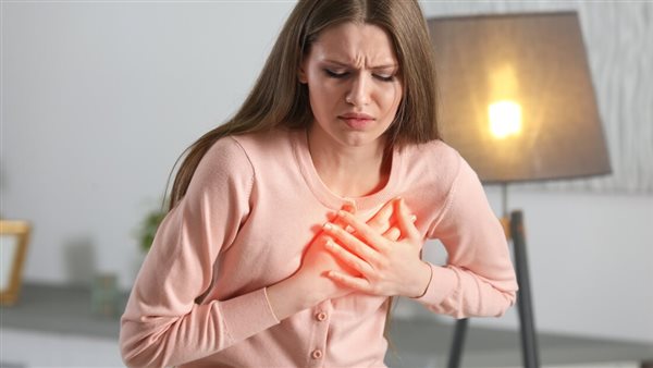 أسباب خفقان القلب بعد الإفطار في رمضان، استشاري يكشف السبب ويحذر من 4 أعراض