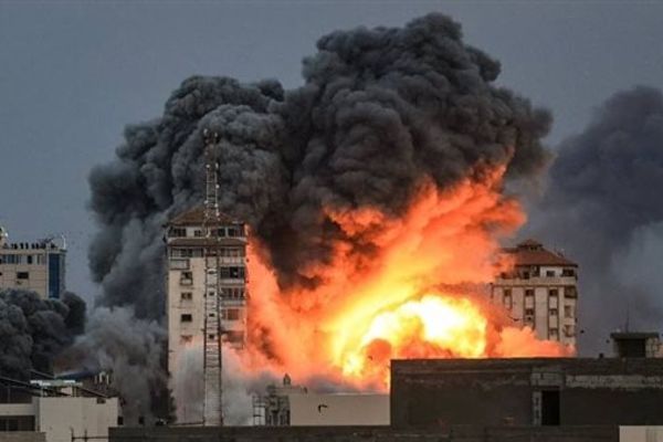 عاجل.. غارة جوية "مجهولة" تستهدف موقعًا حوثيًا وسط اليمن