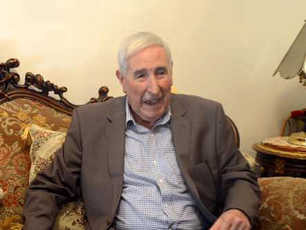 وفاة المعلق الرياضي السابق بالتلفزيون الجزائري عبد الرزاق زواوي