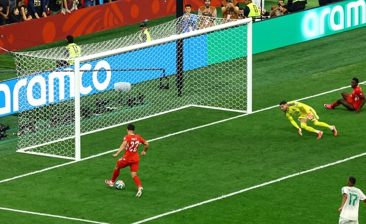 مونديال 2026.. سويسرا تنهي مغامرة الجزائر بهدايا مجانية- (فيديو)