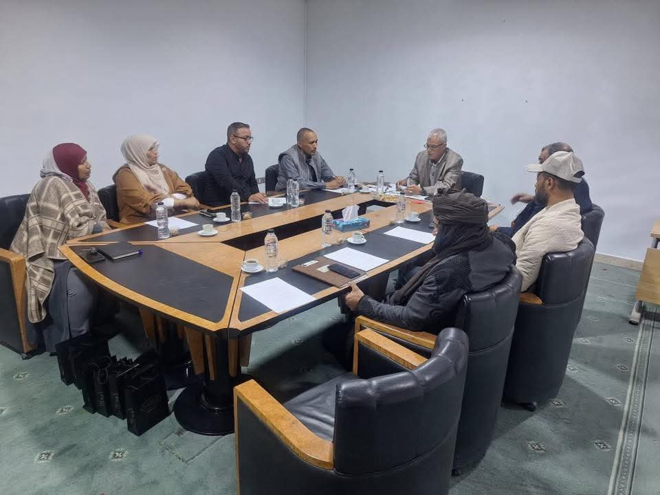 المجلس البلدي الجفرة يناقش الإيرادات المحلية وافتتاح مكاتب للزراعة ونقطة للشرطة السياحية