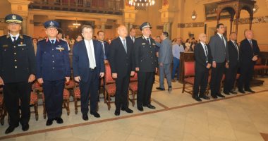 محافظ القاهرة يشارك في احتفالات الأرمن الأرثوذكس بعيد القيامة بشارع رمسيس