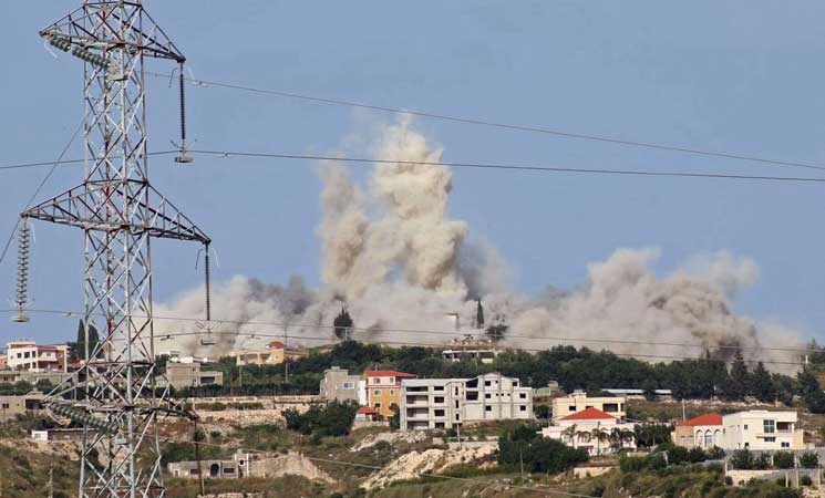 غارات وقصف مدفعي إسرائيلي على بلدات بجنوب لبنان
