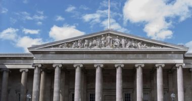 بعد رضوخ المتحف البريطانى للابتزاز الصهيونى وإزالة اسم فلسطين من الخرائط والمعروضات.. ردود فعل غاضبة بين المؤرخين والناشطين.. حملة توقيعات واسعة لإعادة اسم فلسطين.. واتهامات للمتحف بمحو التاريخ وطمس ا