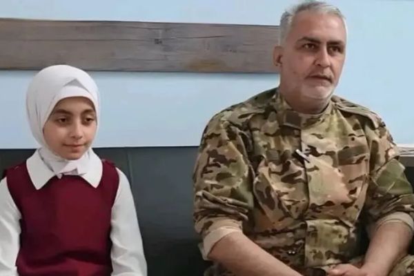 طفلة سورية تعيد 12 ألف دولار لصاحبها وتتصدر مواقع التواصل