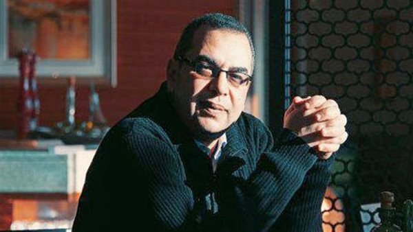 أحمد خالد توفيق، الروائي الطبيب الذي "جعل الشباب يقرأون"