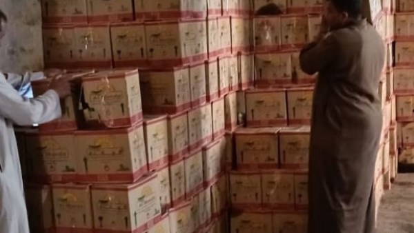 ضبط 113 طن مواد بترولية وأعشاب و26 ألف علبة دواء غير صالحة بالشرقية