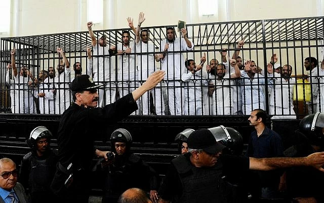 محكمة مصرية تقضي بالمؤبد على 37 «إخوانياً» في قضية التخابر مع الخارج
