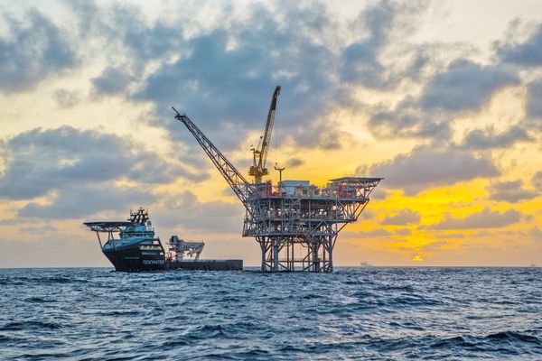 النفط يرتفع مع تصاعد التوترات الأميركية